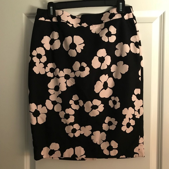 Ann Taylor Dresses & Skirts - Romantic spring skirt!